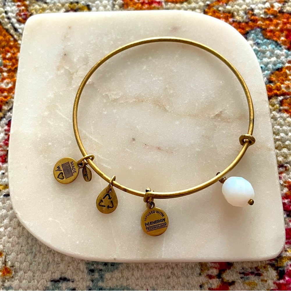 Rare Alex and Ani Gold Round Iridescent White Swarovski Crystal Charm Bracelet
